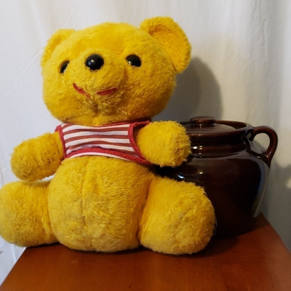 Winnie The Pooh Bear ~Animals of Distinction